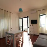 House Giulia Sea Front 度假居 *