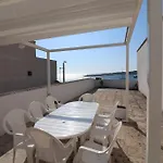 度假居 House Giulia Sea Front *