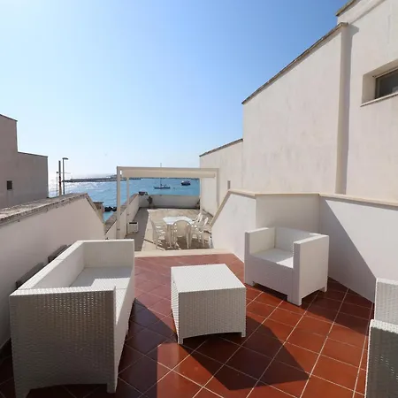 House Giulia Sea Front 奥特朗托