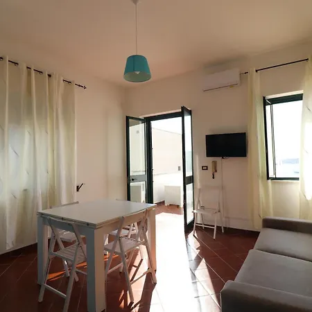 House Giulia Sea Front Ferienhaus *